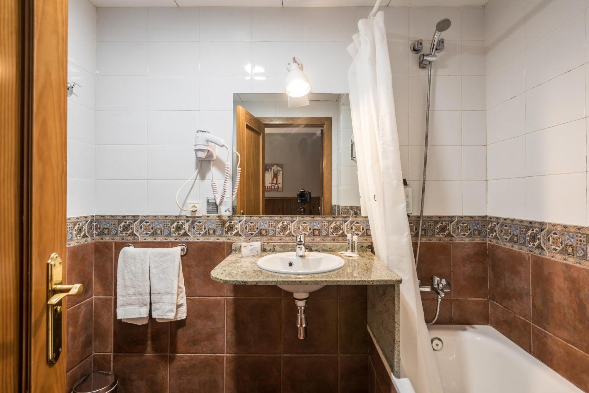 Hotel Snoe Beret Vielha Ngoại thất bức ảnh